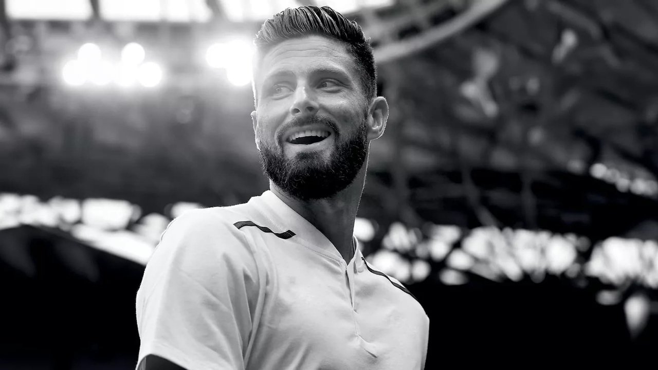 Giroud backdrop