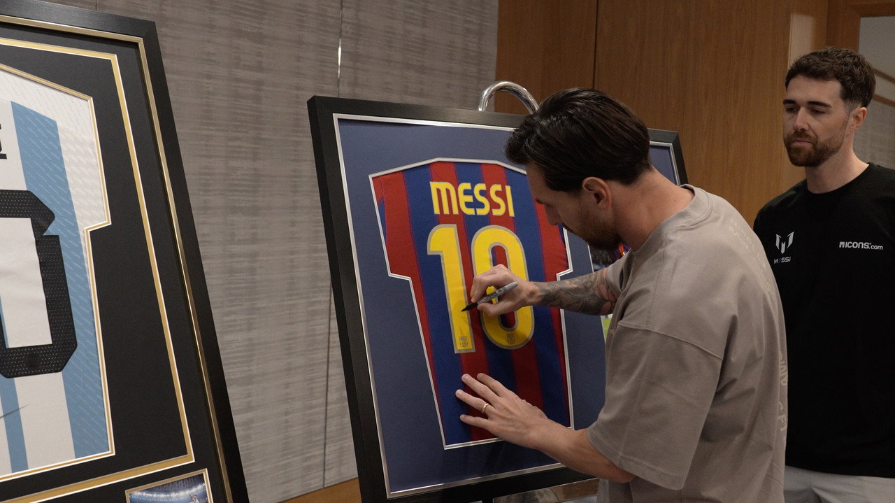 Signed, Sealed & Delivered: Inside the Billion-Dollar World of Sports Collectibles backdrop