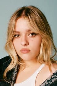 Maisy Stella